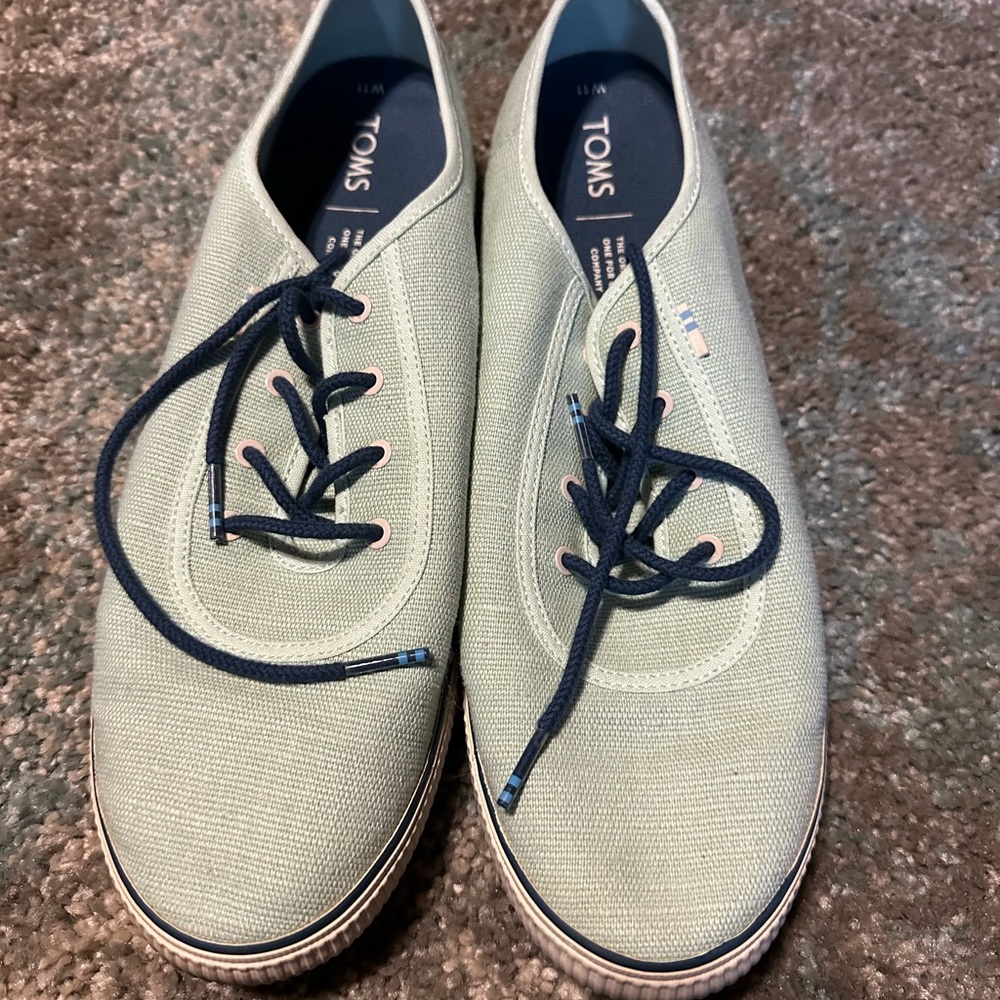 Toms lace-up shoes